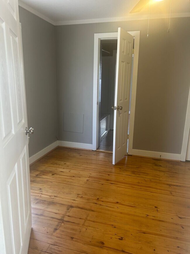 Foto del edificio - 1009 W 47th St