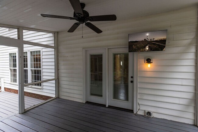 Building Photo - 6337 Elderslie Dr