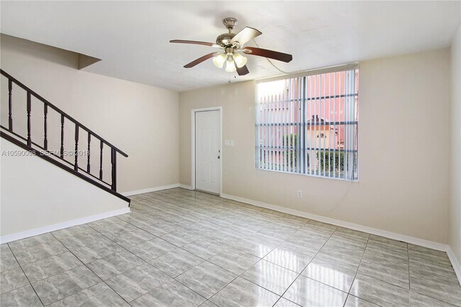 Foto del edificio - 270 NE 142nd St