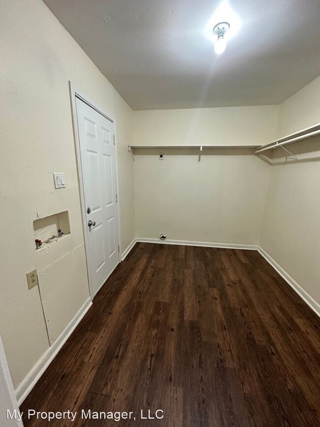 Building Photo - 3 br, 1 bath House - 9449 Normandie Drive