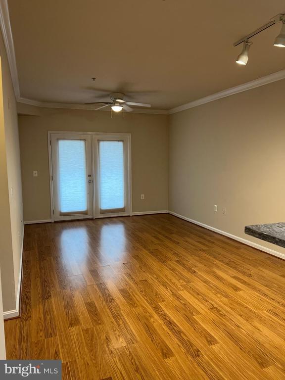 Building Photo - 2765 Centerboro Dr