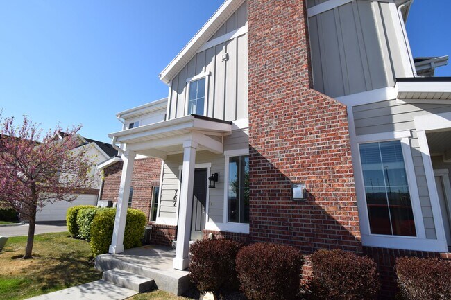 Foto del edificio - Charming 4 bed Sandy Home, with HOA in Fantastic Location!!!