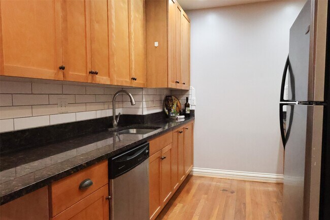 Foto del edificio - 757 Syracuse Ave