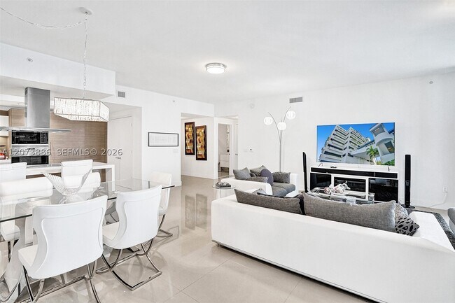 Building Photo - 17301 Biscayne Blvd