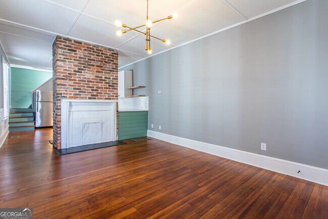 Building Photo - 276 Iswald St SE