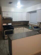 Building Photo - 307 Yates Ave