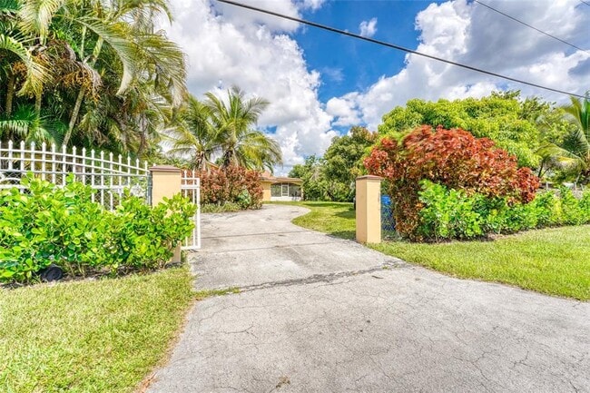 Foto del edificio - 5130 SW 208th Ln