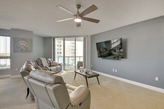 Building Photo - 241 Riverside Dr