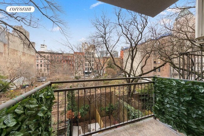 Foto del edificio - 447 W 47th St