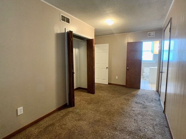 Building Photo - 1716 Avenue A