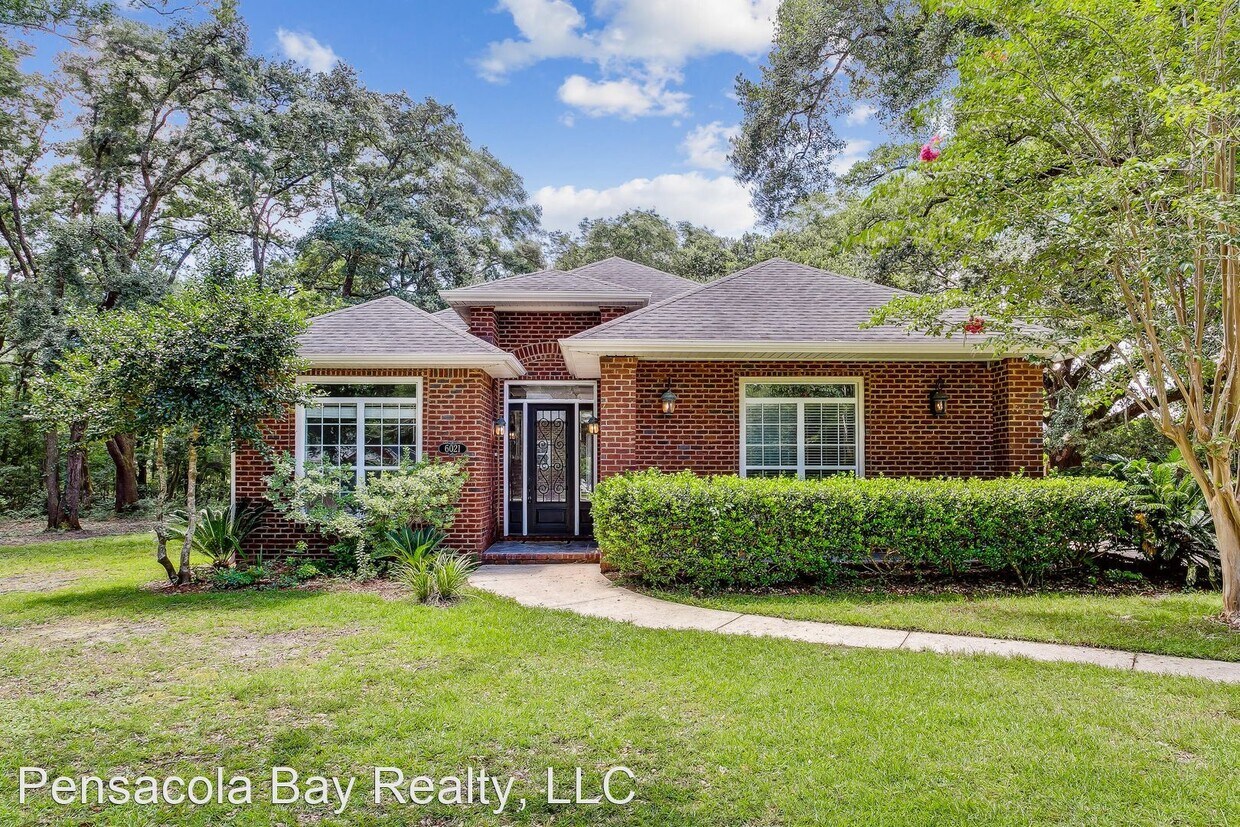 3 br, 3 bath House 6021 Moors Oaks Drive House Rental in Milton, FL