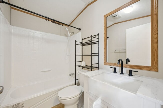 Foto del edificio - Charming Country Retreat on 1 Acre in Hasl...