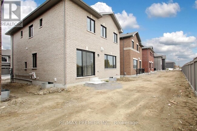 Photo du bâtiment - 590 Kleinburg Smt Wy