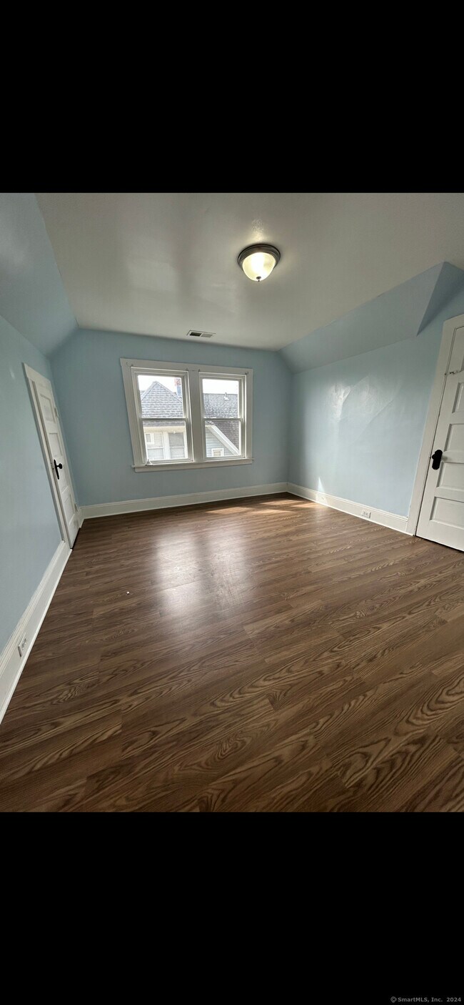 Building Photo - 273-275-275 Judson Pl