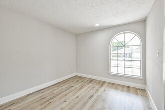 Building Photo - 23203 Pennsgrove Rd