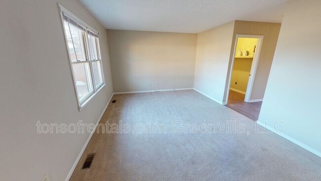 Building Photo - 111 Colebrook Ct