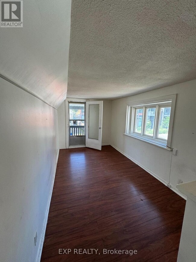 Building Photo - 72 Barrette St