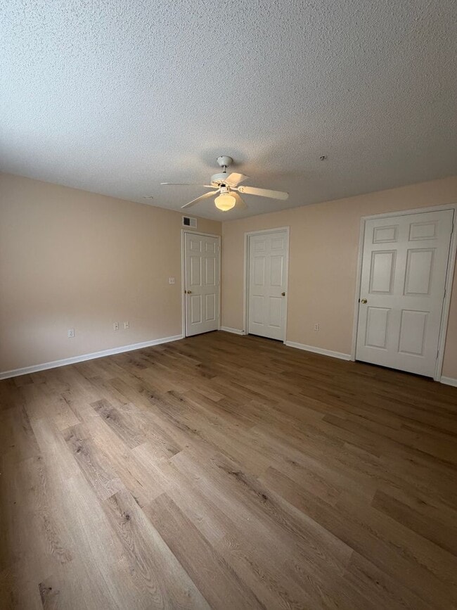 Building Photo - Cozy 2B/2B Unfurnished Condo in the Heart of Destin!