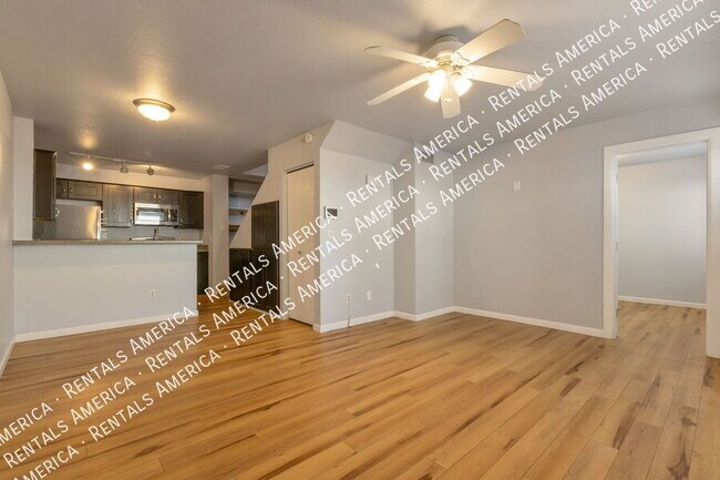 Foto del edificio - 2301 E University Dr