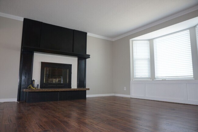 Foto del edificio - Quiet 4 Bedroom 2.5 Bath Taylorsville Home