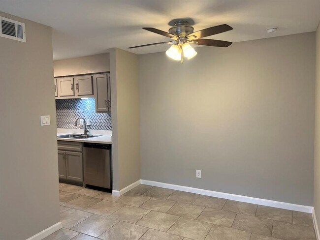 Foto del edificio - 5550 N Braeswood Blvd