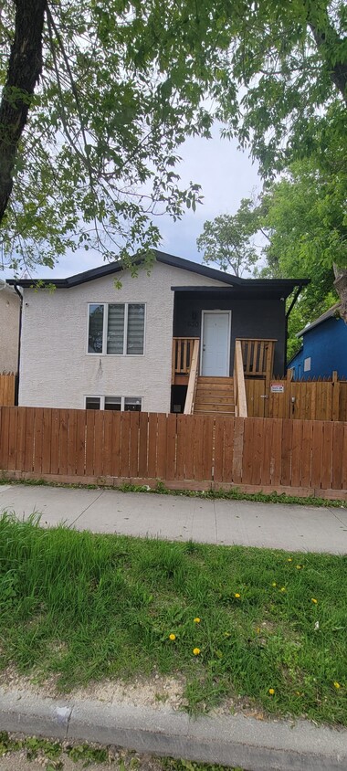 Photo principale - 630 McGee St