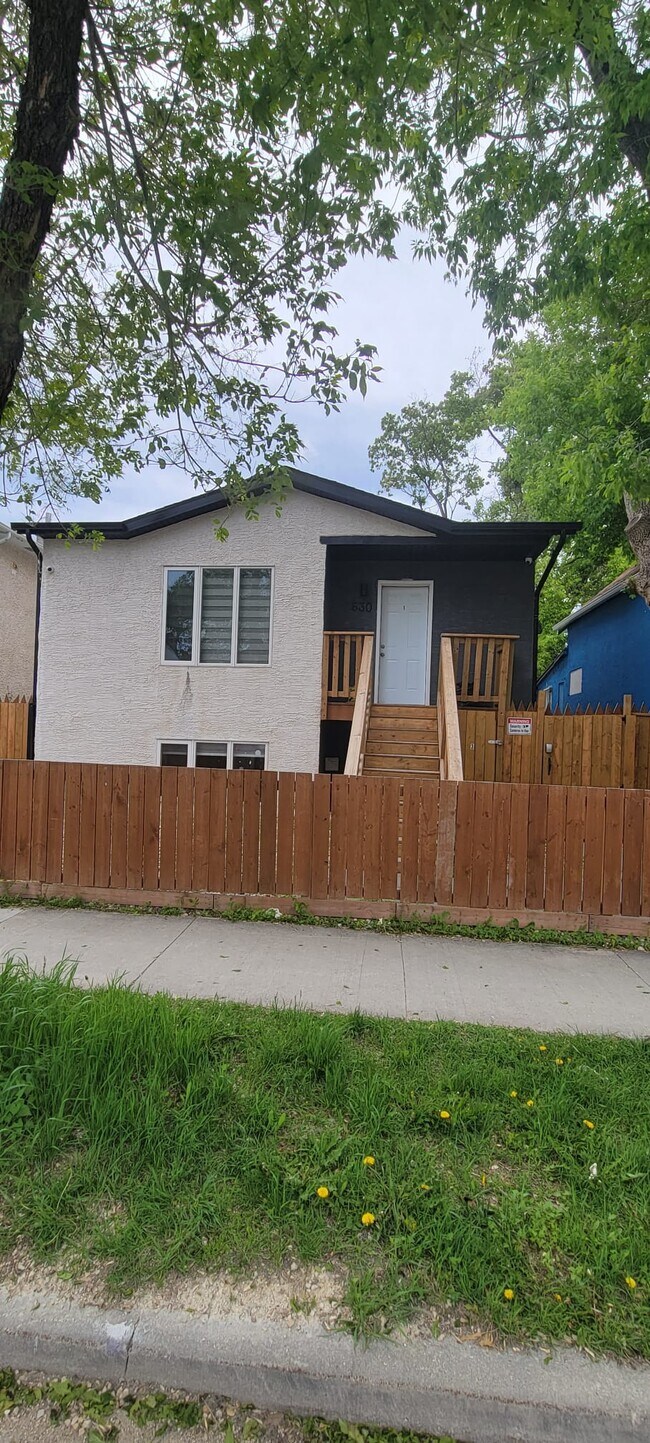 Building Photo - 630 McGee St
