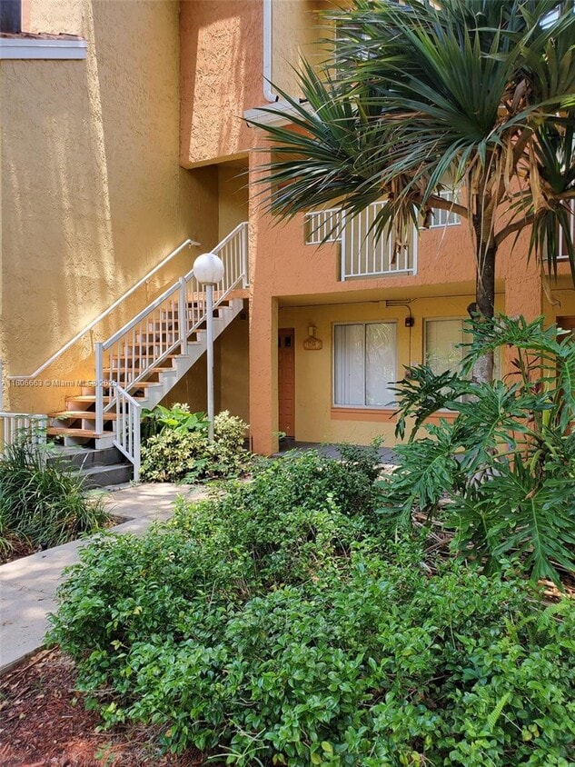 Primary Photo - 1154 Coral Club Dr