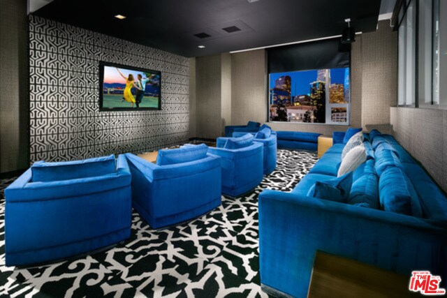 Foto del edificio - 1050 S Grand Ave
