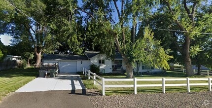 Building Photo - 407 K Ave