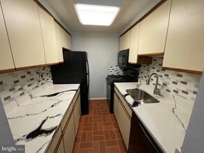 Building Photo - 9815 Hellingly Pl