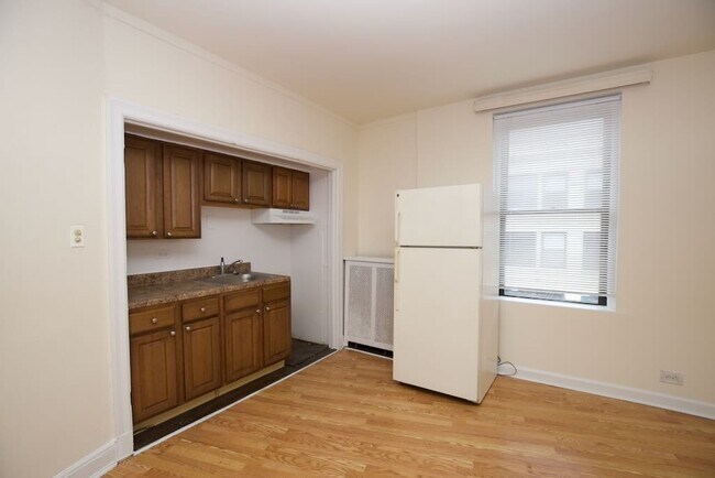 Foto del edificio - 3335 W Diversey Ave