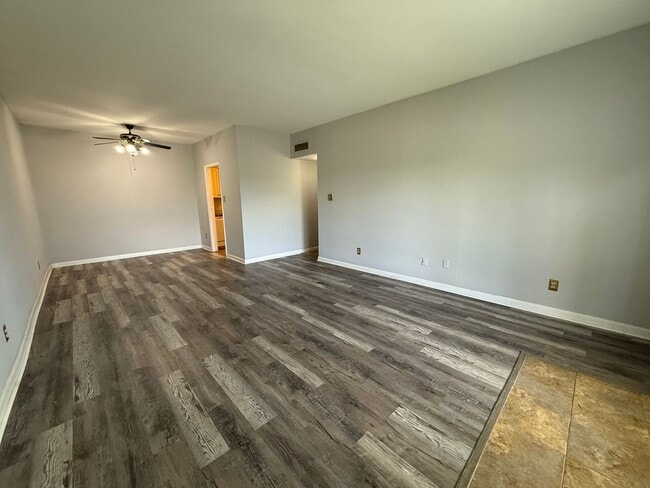 Building Photo - 5709 Lyons View Pike