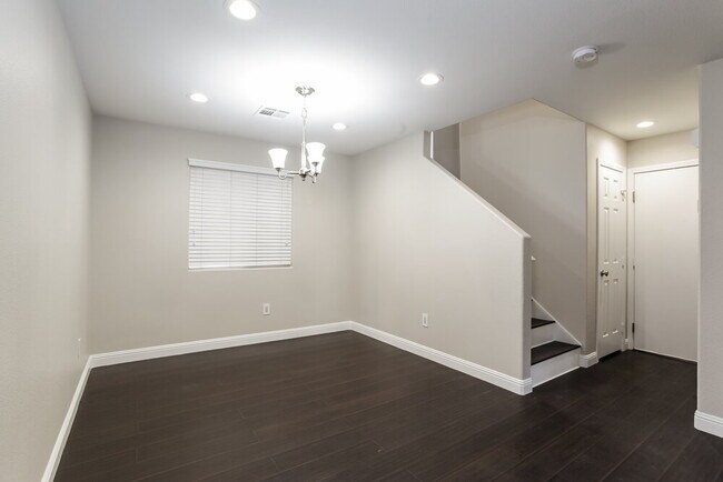 Foto del edificio - 9453 Grandview Spring Ave