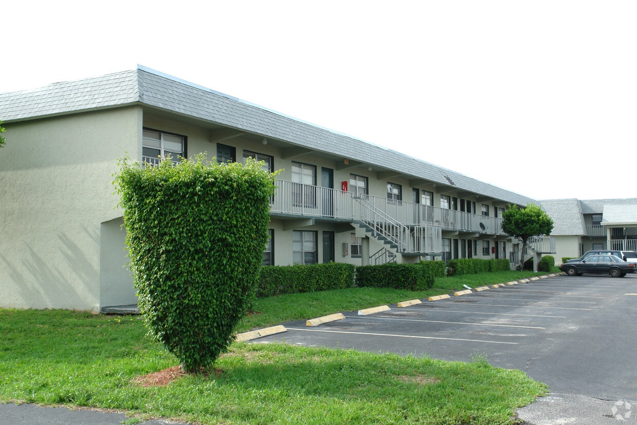 Building Photo - Humani Court