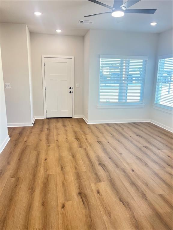 Foto del edificio - 550 Cosmos St