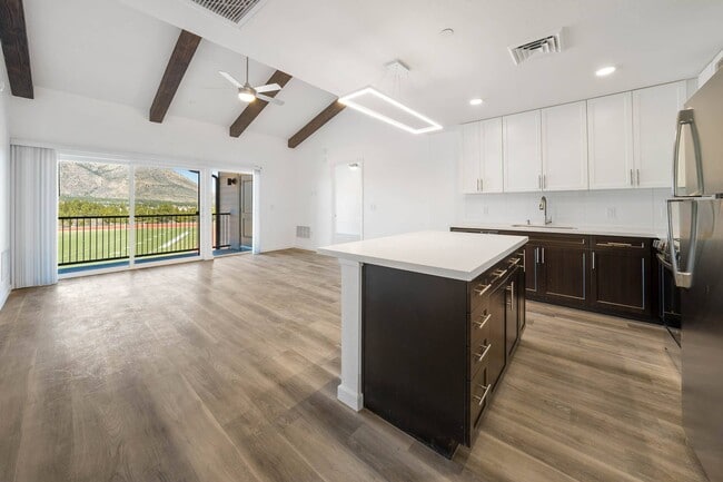 Foto del edificio - Elkwood