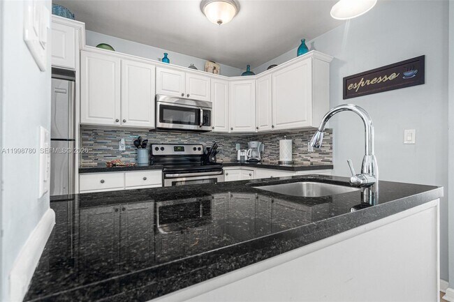 Foto del edificio - 2033 NE 33rd Ave