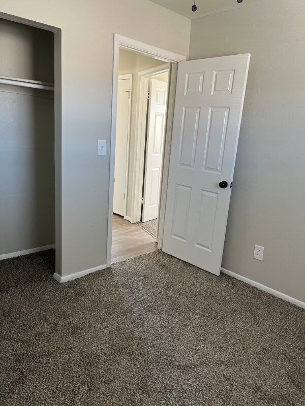Building Photo - 4741 Ridgeway Dr