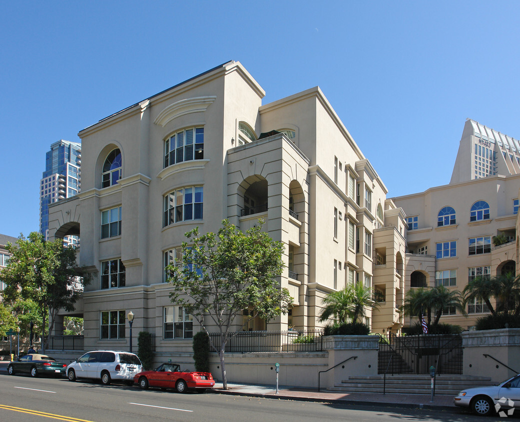 Columbia Place Apartments