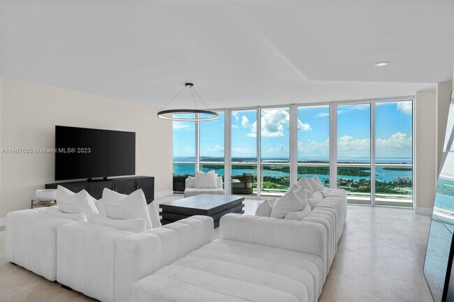 Foto del edificio - 1000 South Pointe Dr