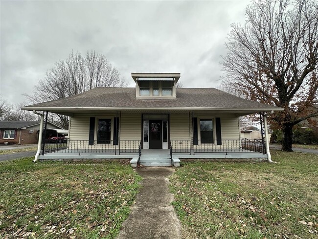 Building Photo - 2429 Bowling Green Rd