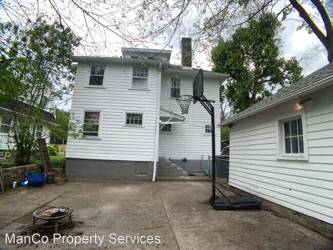 Building Photo - 4 br, 2 bath House - 1310 Amherst Place