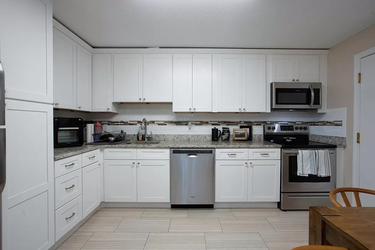Kitchen - 3 Autumn Leaf Dr