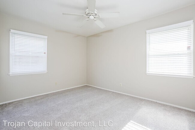Building Photo - 3 br, 2 bath House - 1926 East Redwood Ave