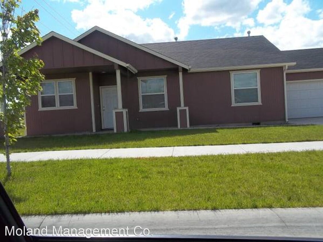Primary Photo - 3 br, 2 bath House - 532 S. Solar Street