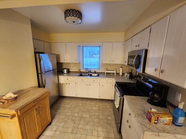 Foto del edificio - 7849 Cedar Lake Rd