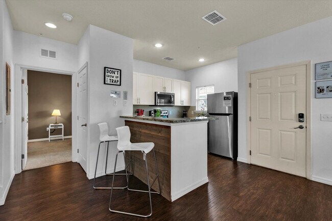 Building Photo - 3206 Gold Ln