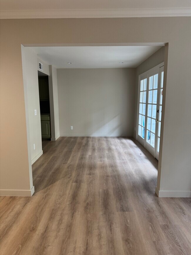 Dinning room - 18850 Hatteras St