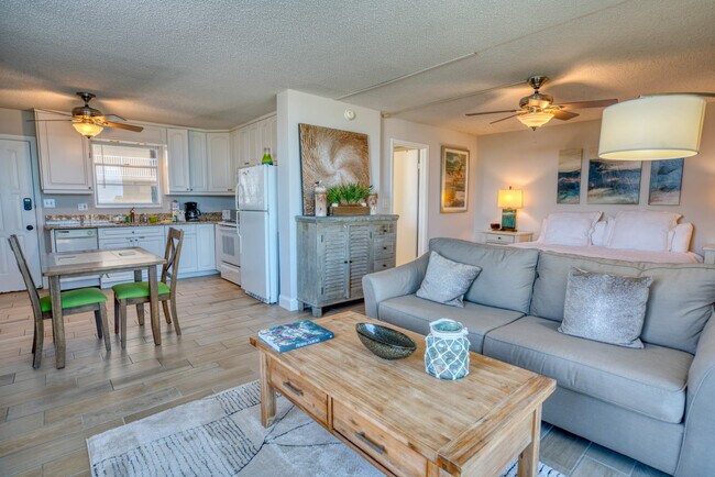 Foto del edificio - 5900 Bonita Beach Rd SW